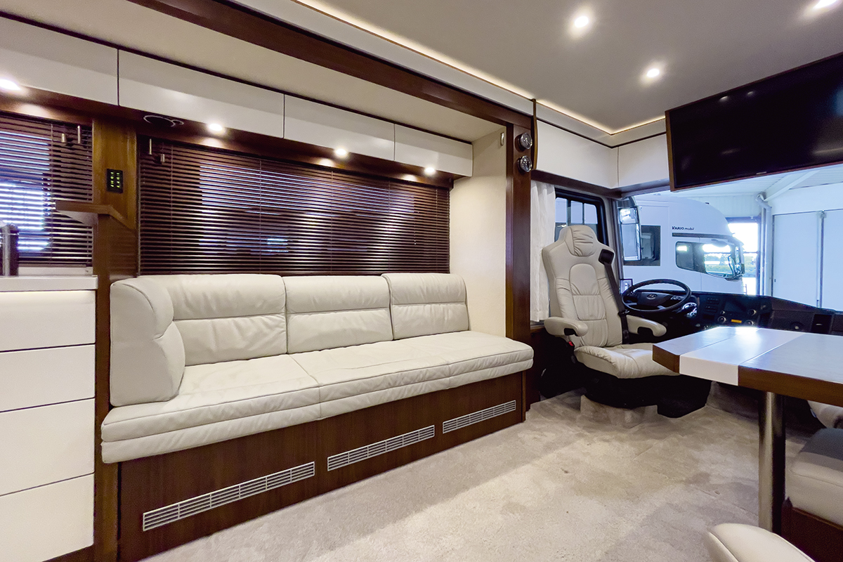 3138-35-VARIO-Perfect-1000-Reisemobil-Lounge-Leder